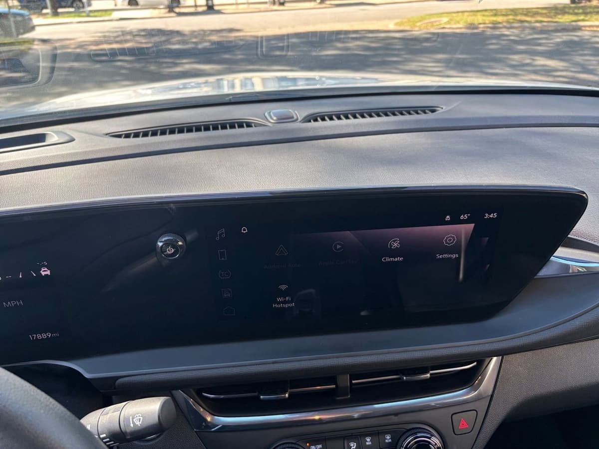 2025 Buick Envista - Image 36