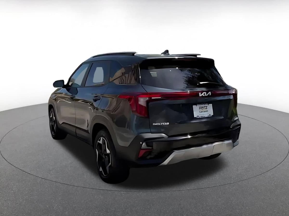 2025 Kia Seltos - Image 11