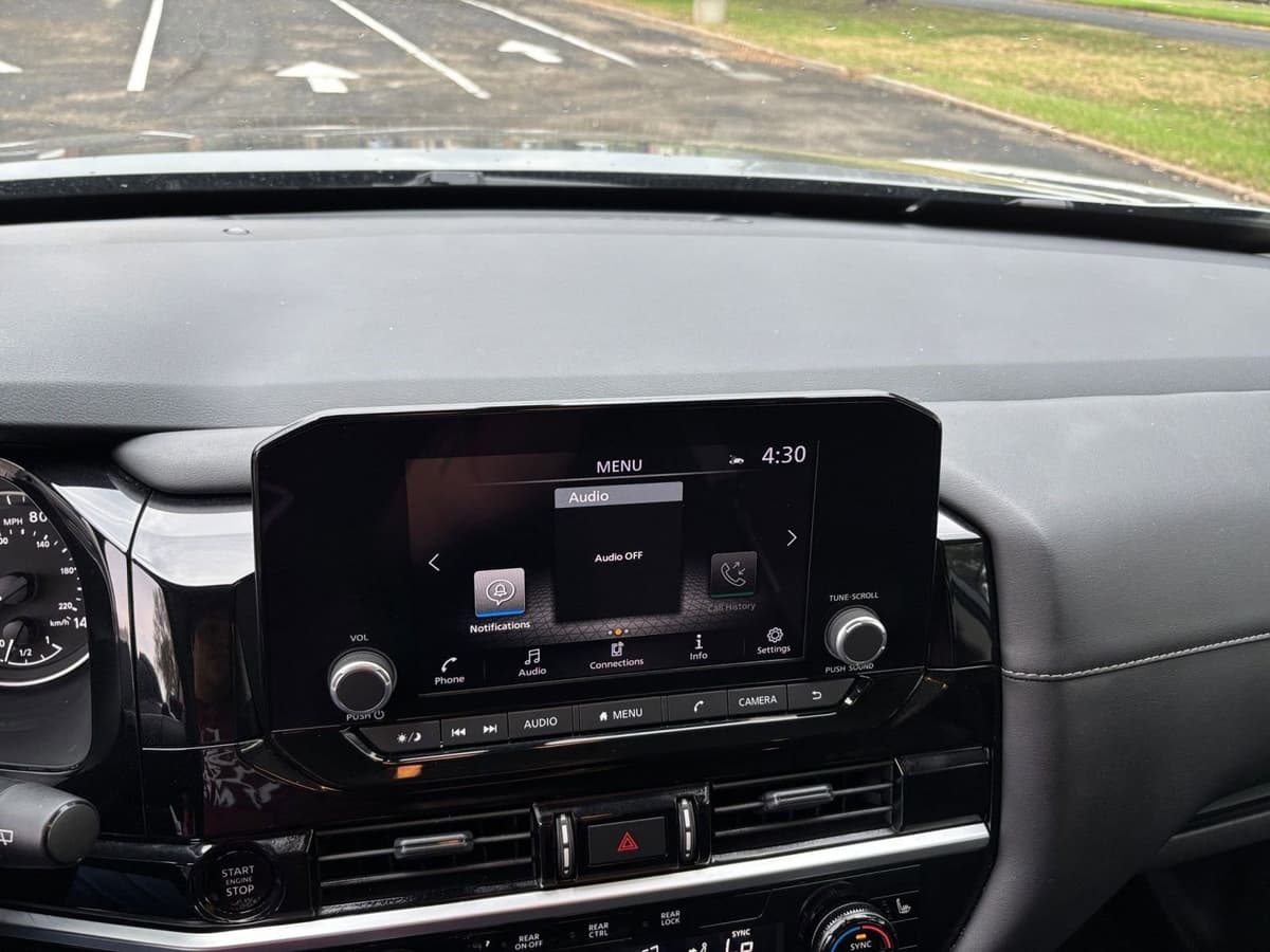 2025 Nissan Pathfinder - Image 17