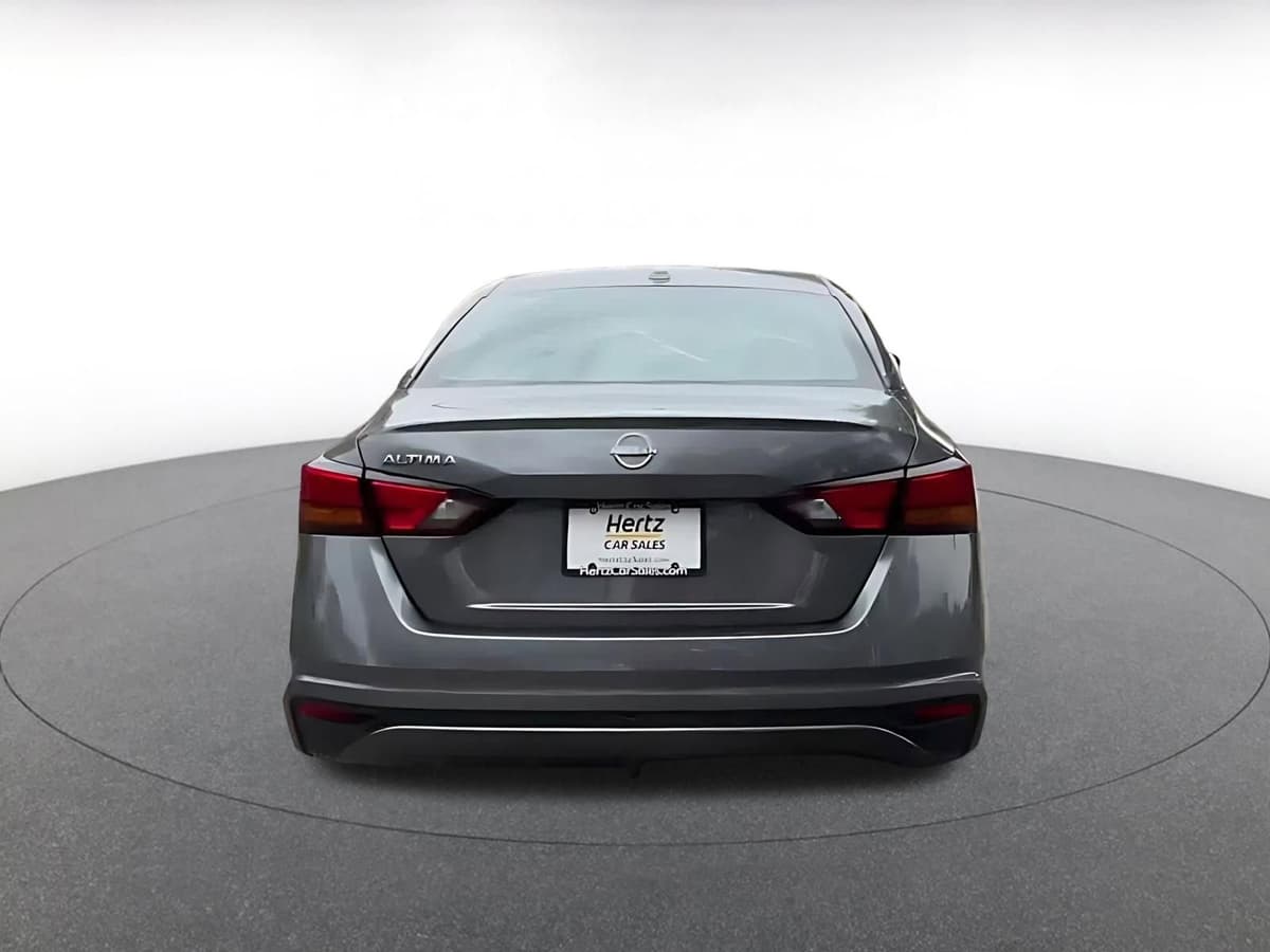 2025 Nissan Altima - Image 12