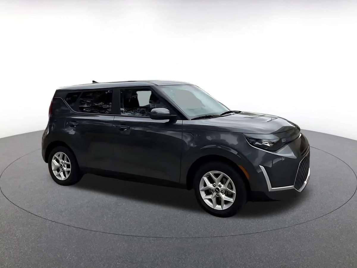 2025 Kia Soul - Image 2