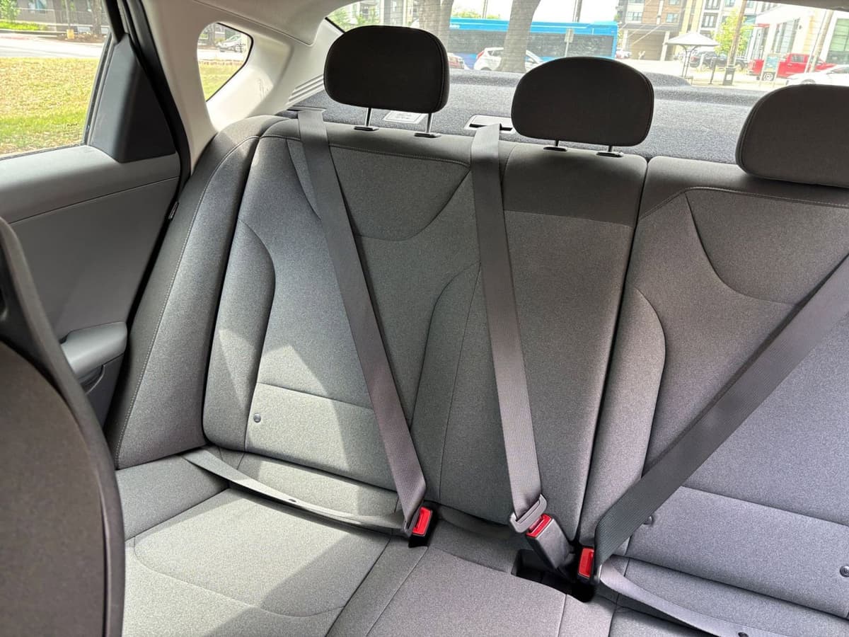 2025 Kia K4 - Image 34