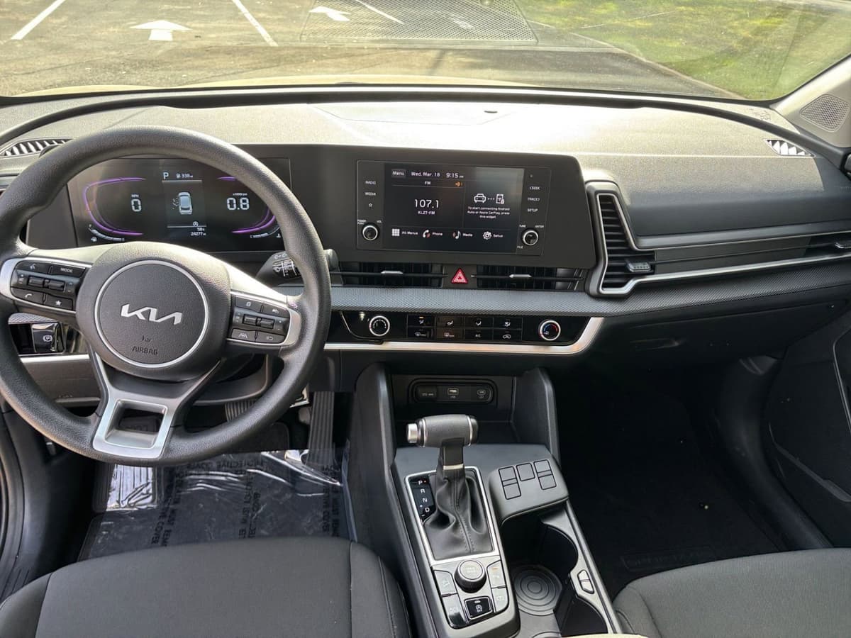 2025 Kia Sportage - Image 28