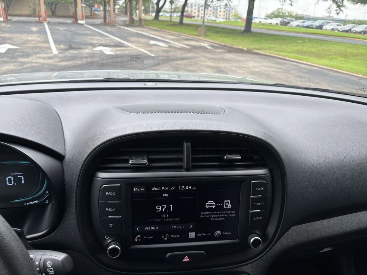 2025 Kia Soul - Image 17