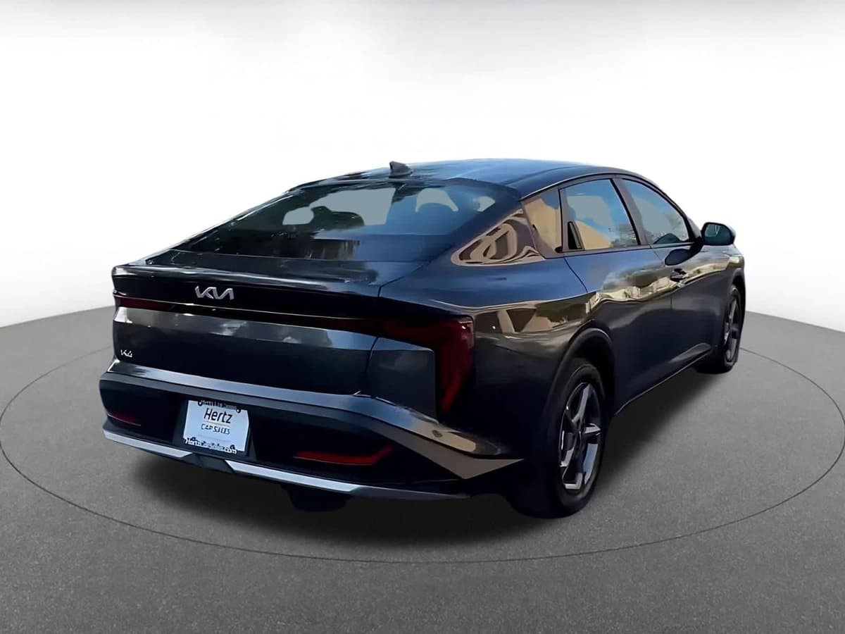 2025 Kia K4 - Image 13