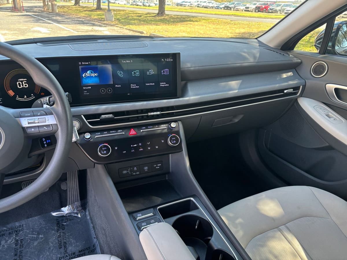2025 Hyundai Sonata - Image 30