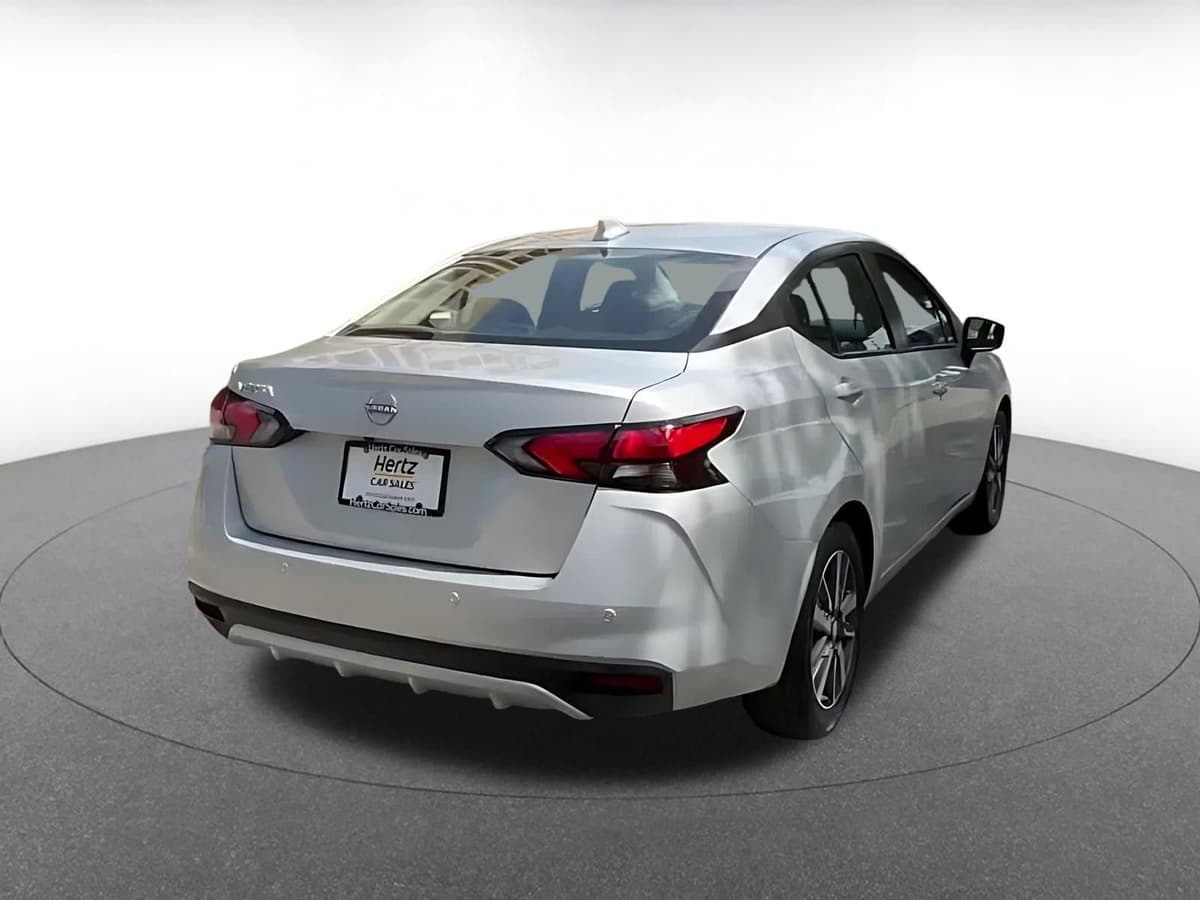 2025 Nissan Versa - Image 13