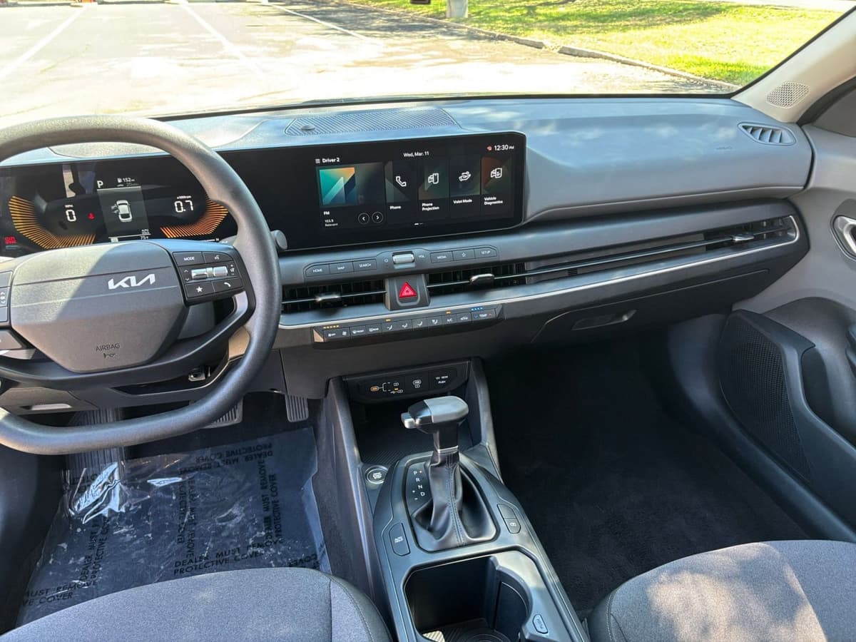 2025 Kia K4 - Image 28
