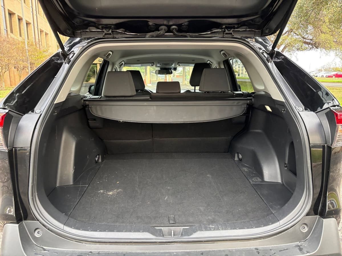 2025 Toyota RAV4 - Image 26