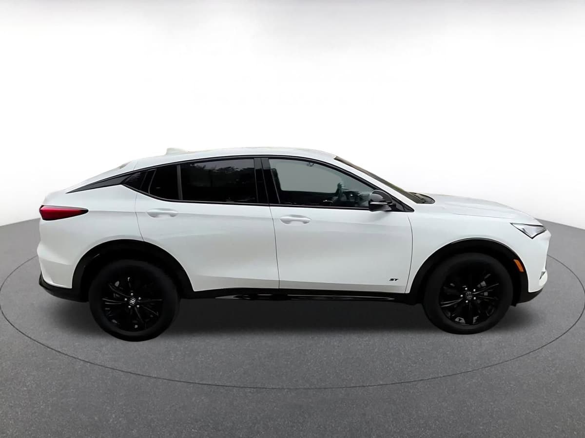 2025 Buick Envista - Image 16