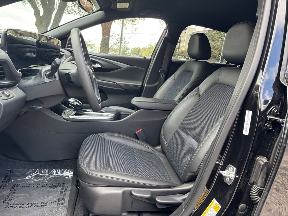 2025 Buick Envista - Image 22