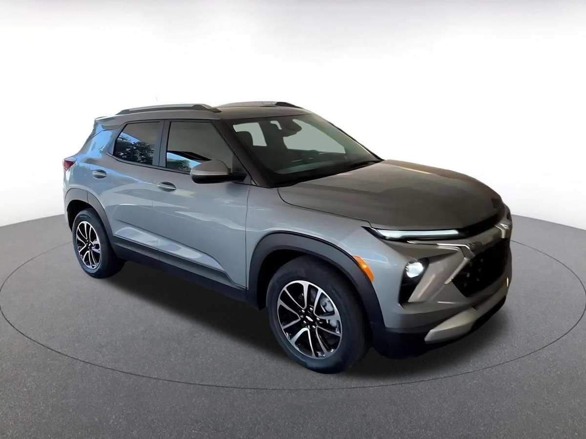 2025 Chevrolet Trailblazer - Image 2