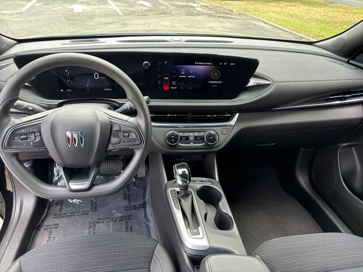 2025 Buick Envista - Image 28