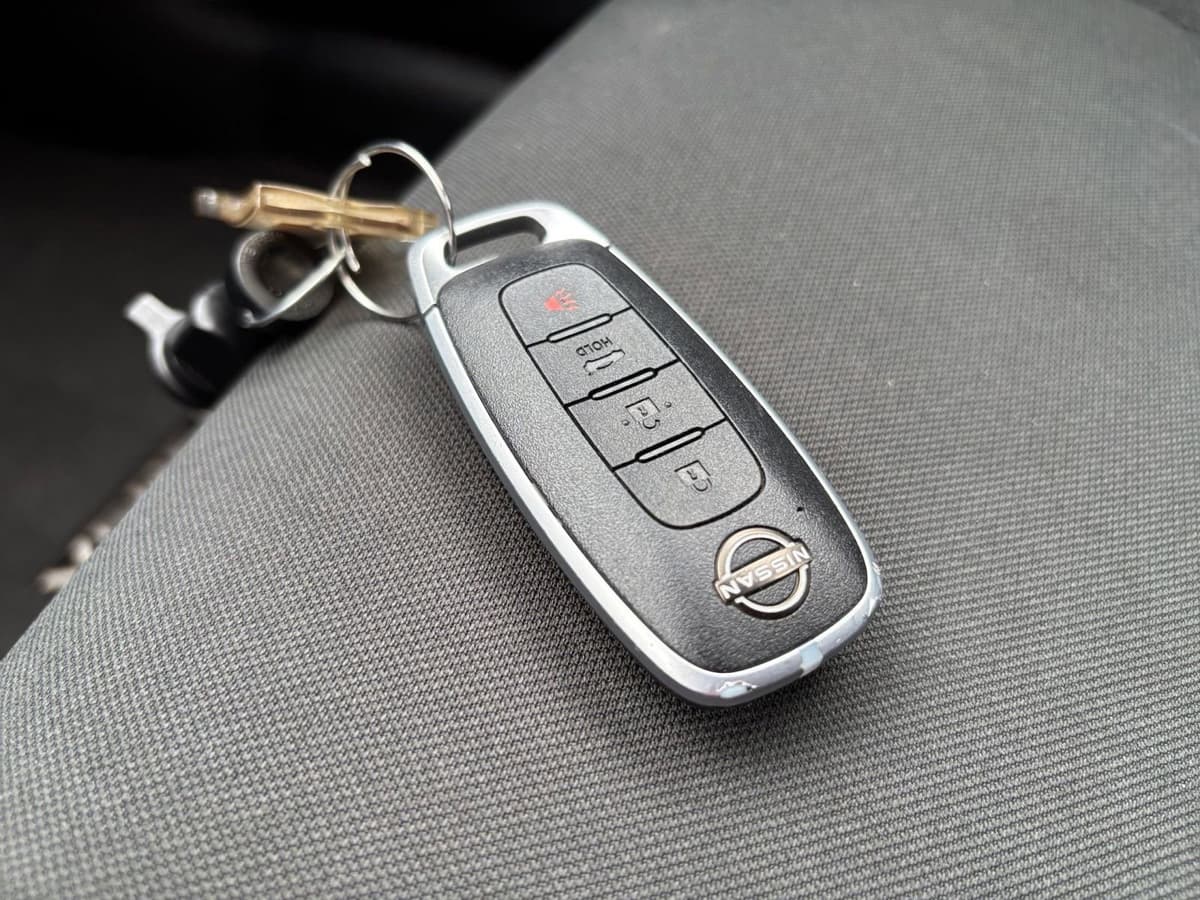 2025 Nissan Versa - Image 18