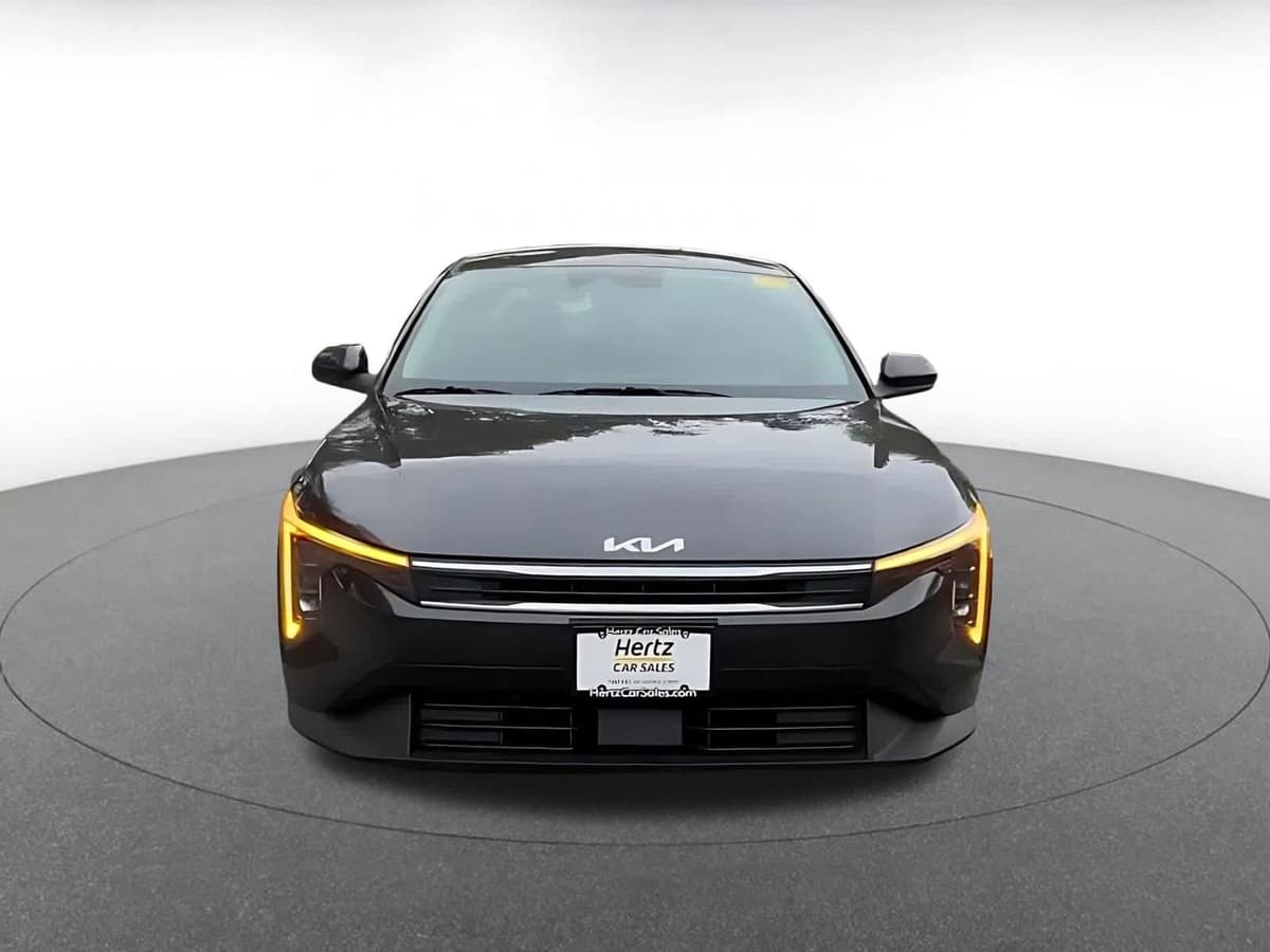 2025 Kia K4 - Image 3