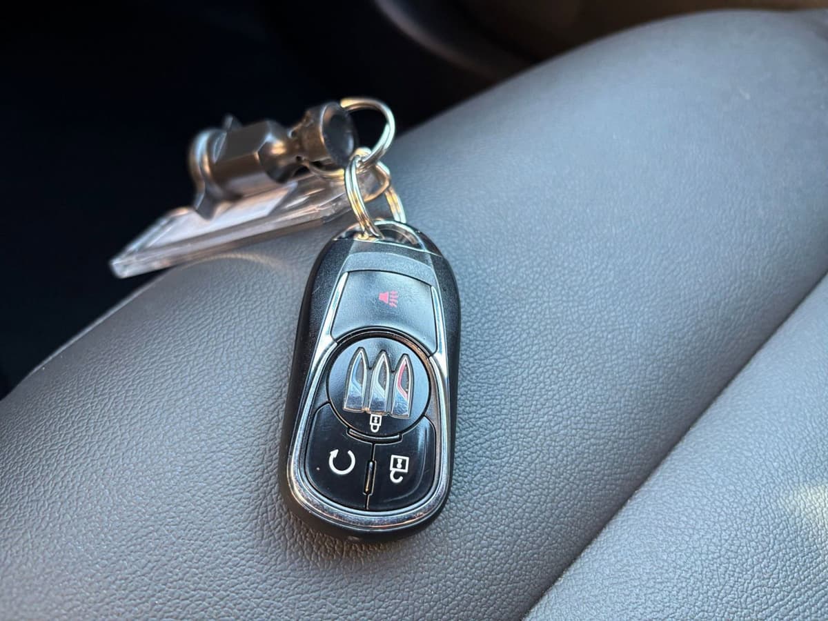 2025 Buick Envista - Image 18