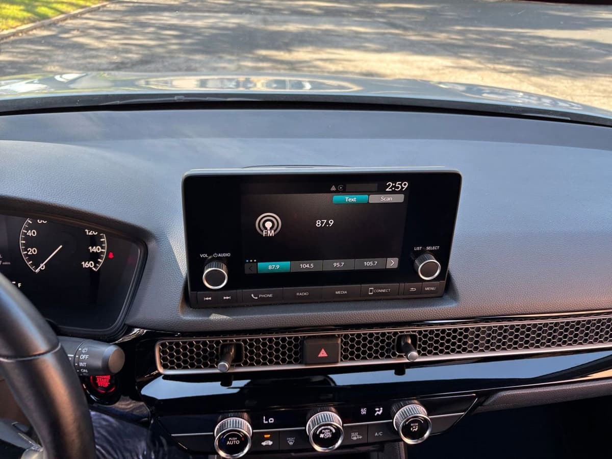 2025 Honda Civic - Image 17