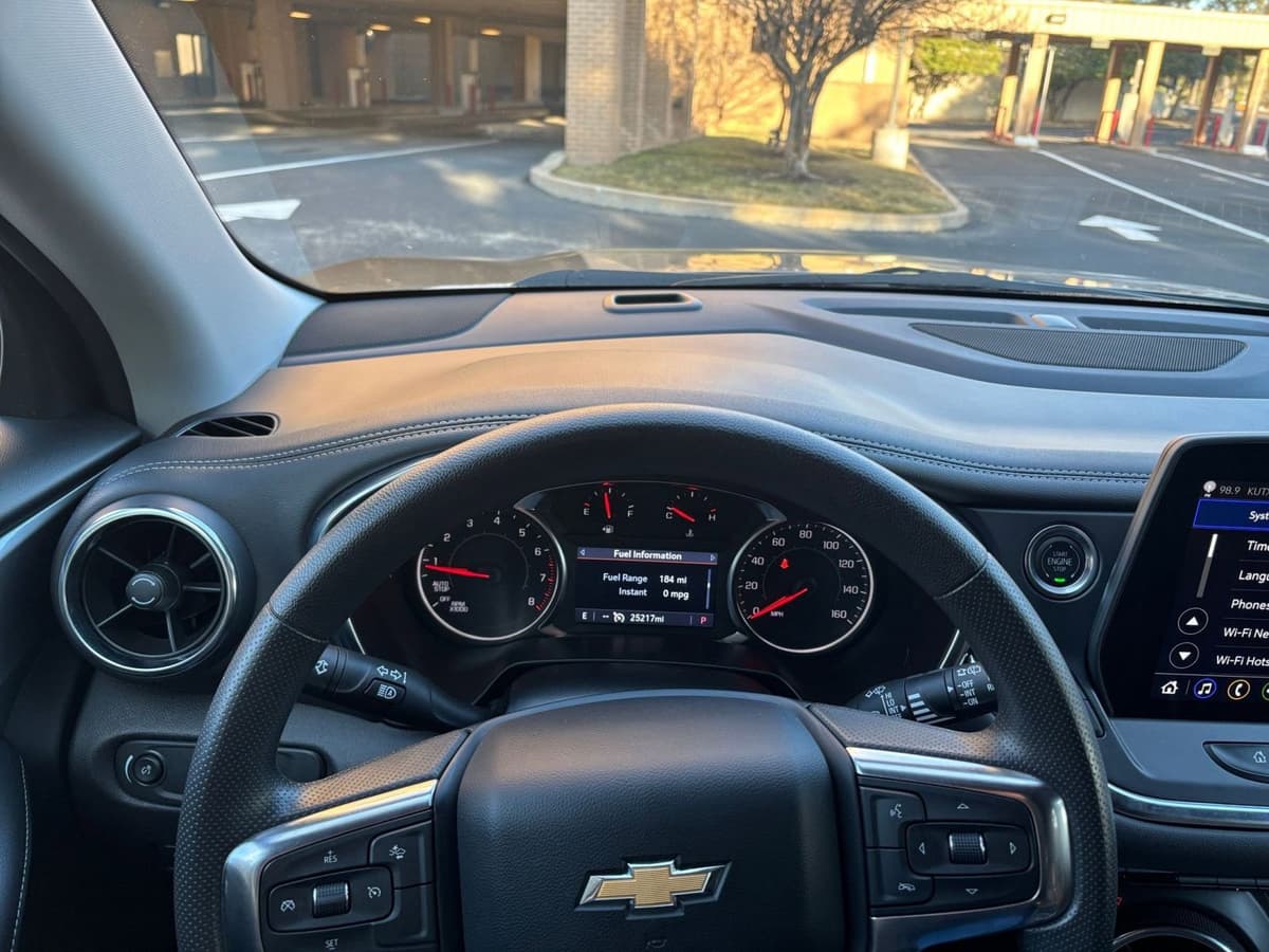 2025 Chevrolet Blazer - Image 29