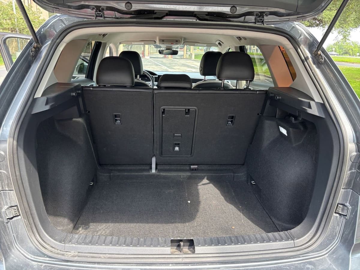 2025 Volkswagen Taos - Image 26