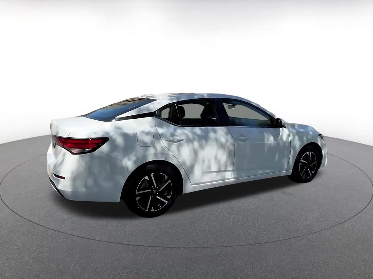 2025 Nissan Sentra - Image 15