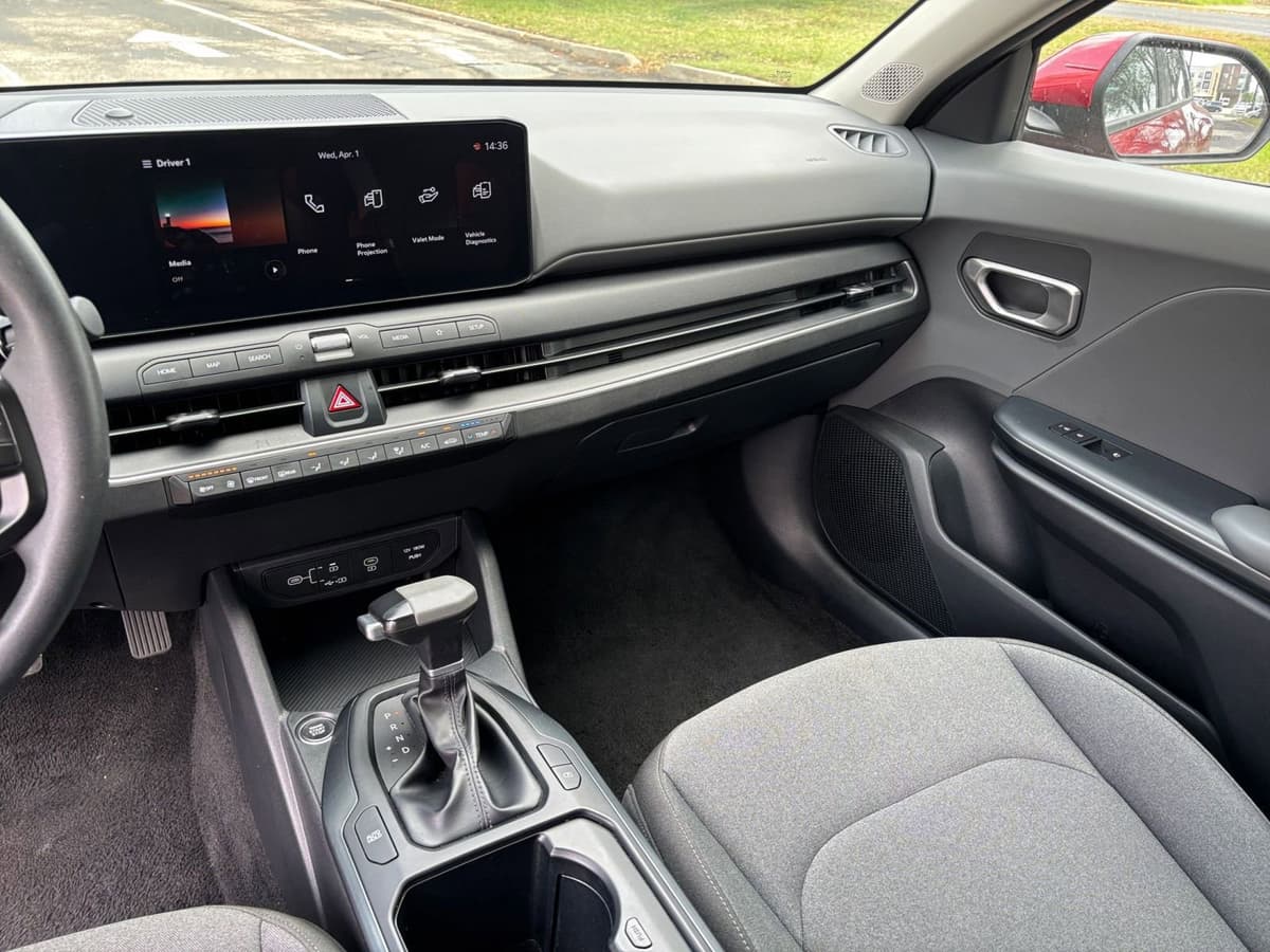 2025 Kia K4 - Image 30