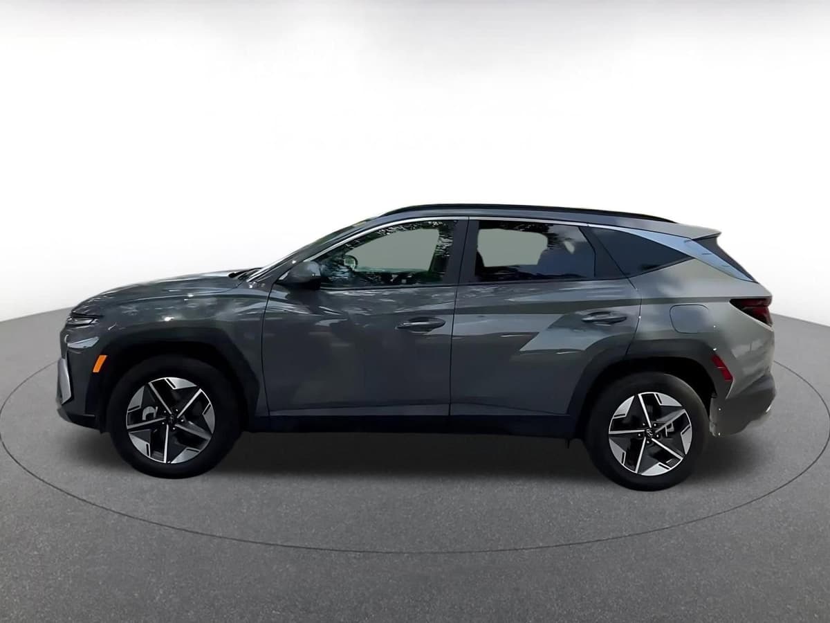 2025 Hyundai Tucson - Image 8
