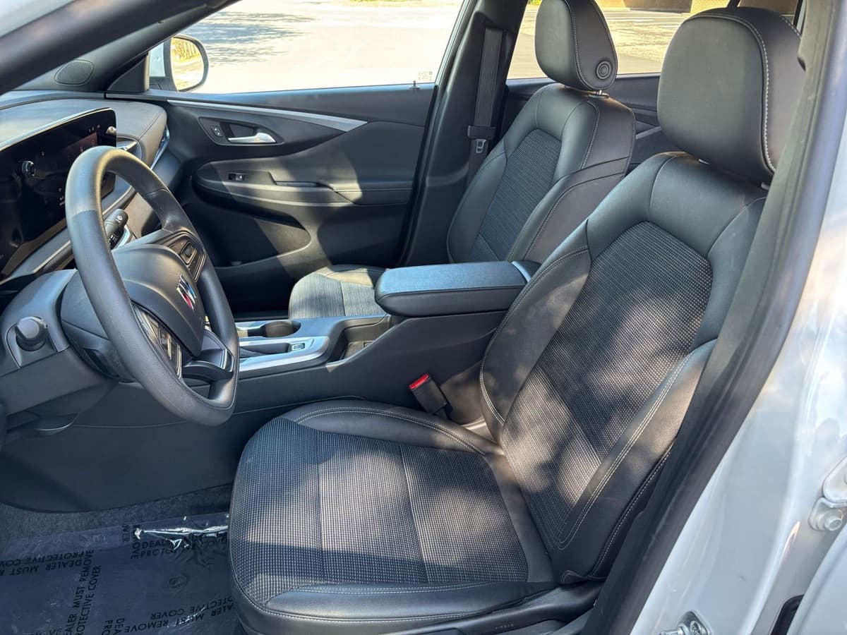 2025 Buick Envista - Image 31