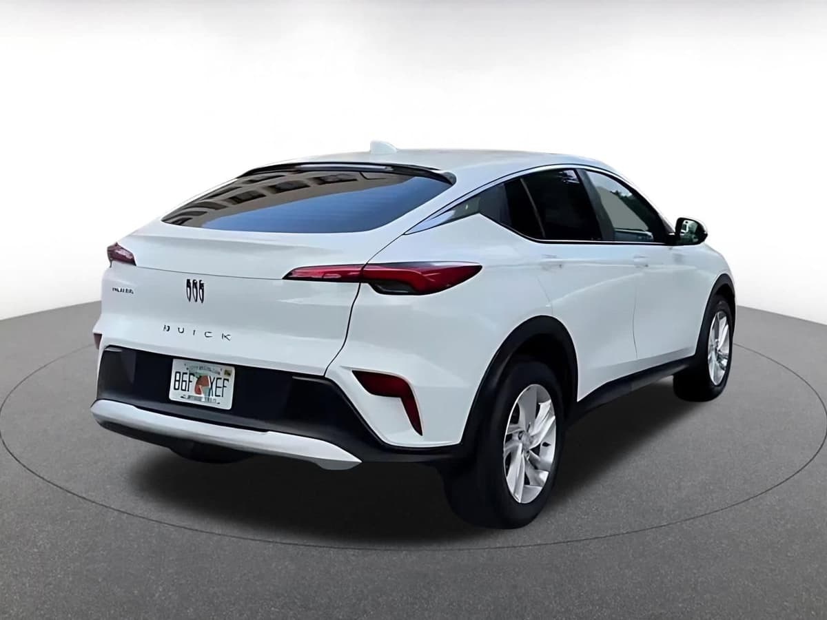 2025 Buick Envista - Image 15