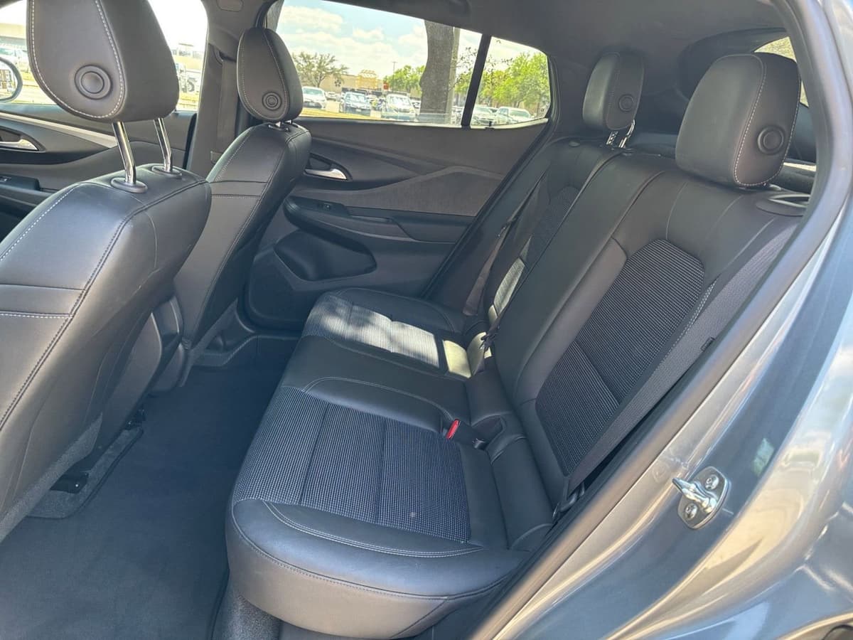 2025 Buick Envista - Image 22