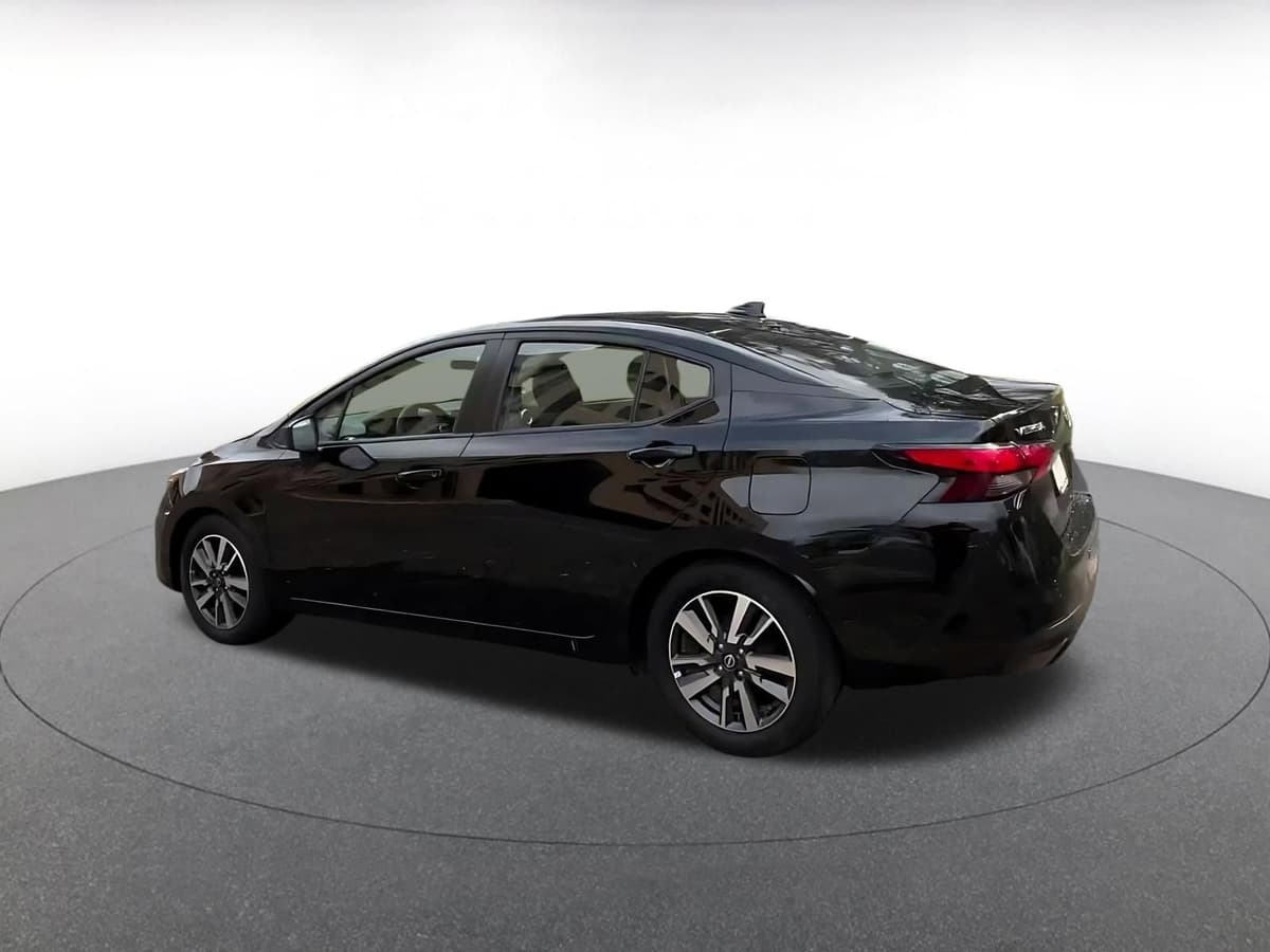 2025 Nissan Versa - Image 10