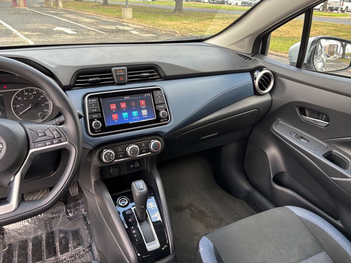 2025 Nissan Versa - Image 30