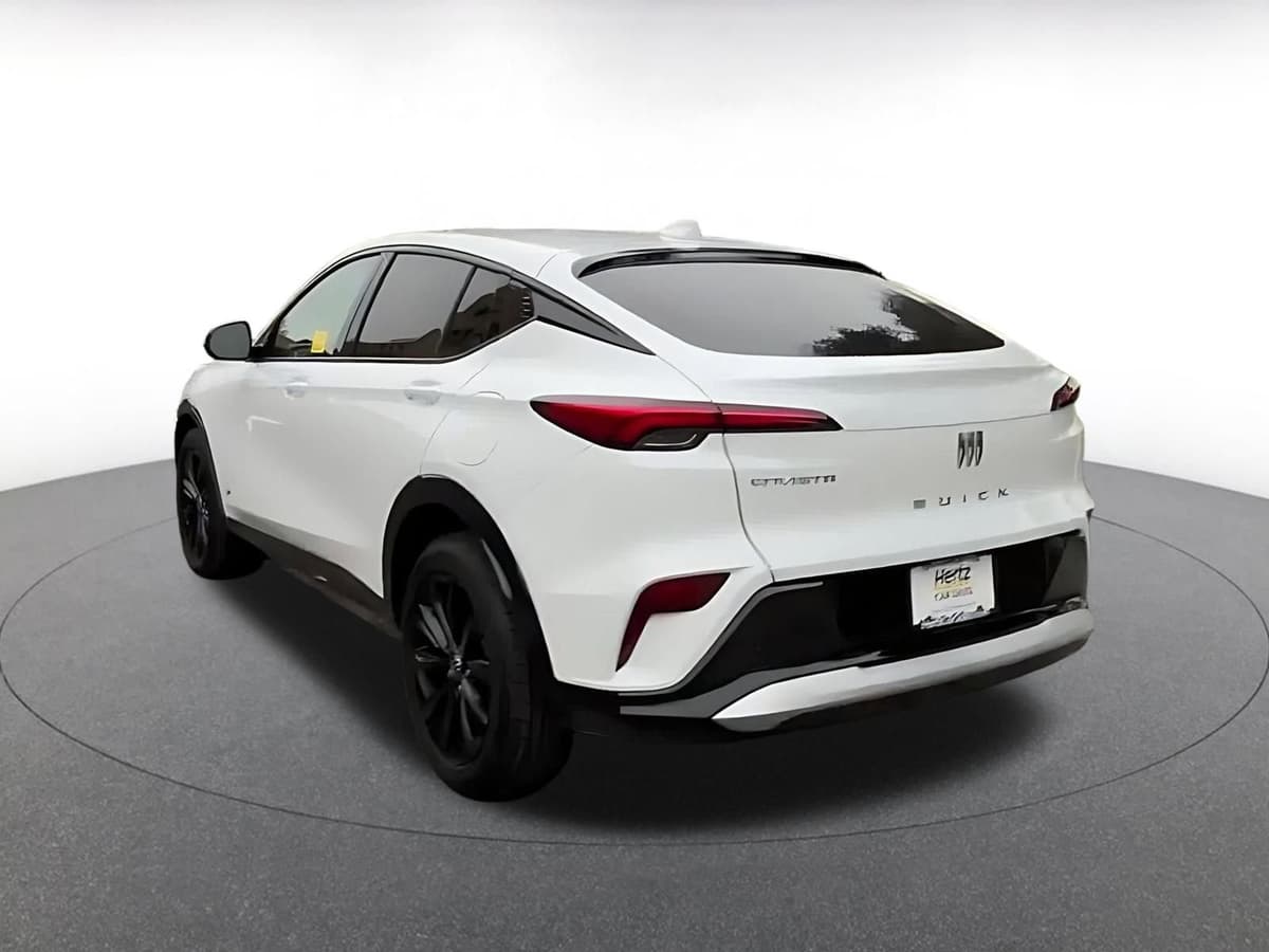 2025 Buick Envista - Image 11