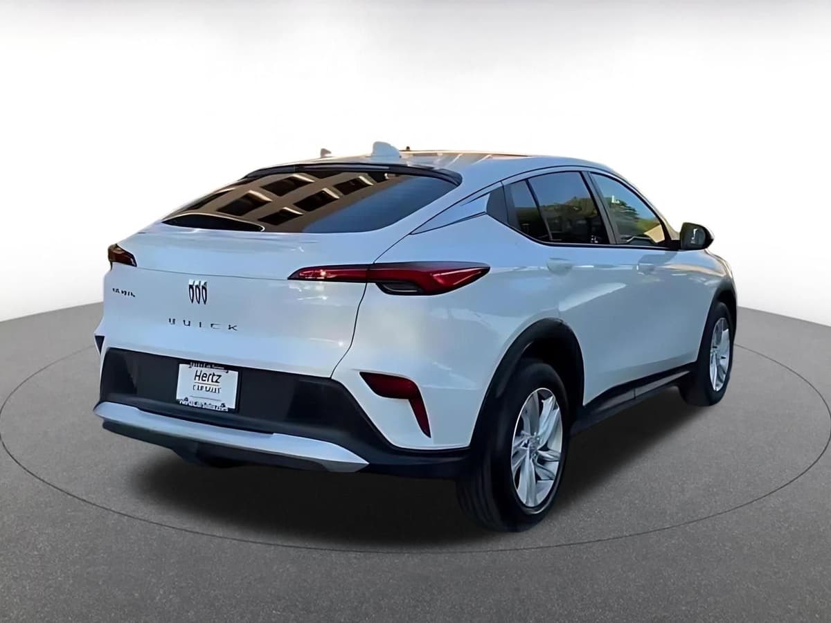 2025 Buick Envista - Image 12