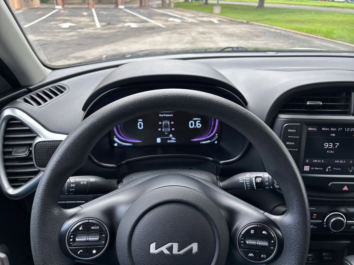 2025 Kia Soul - Image 28