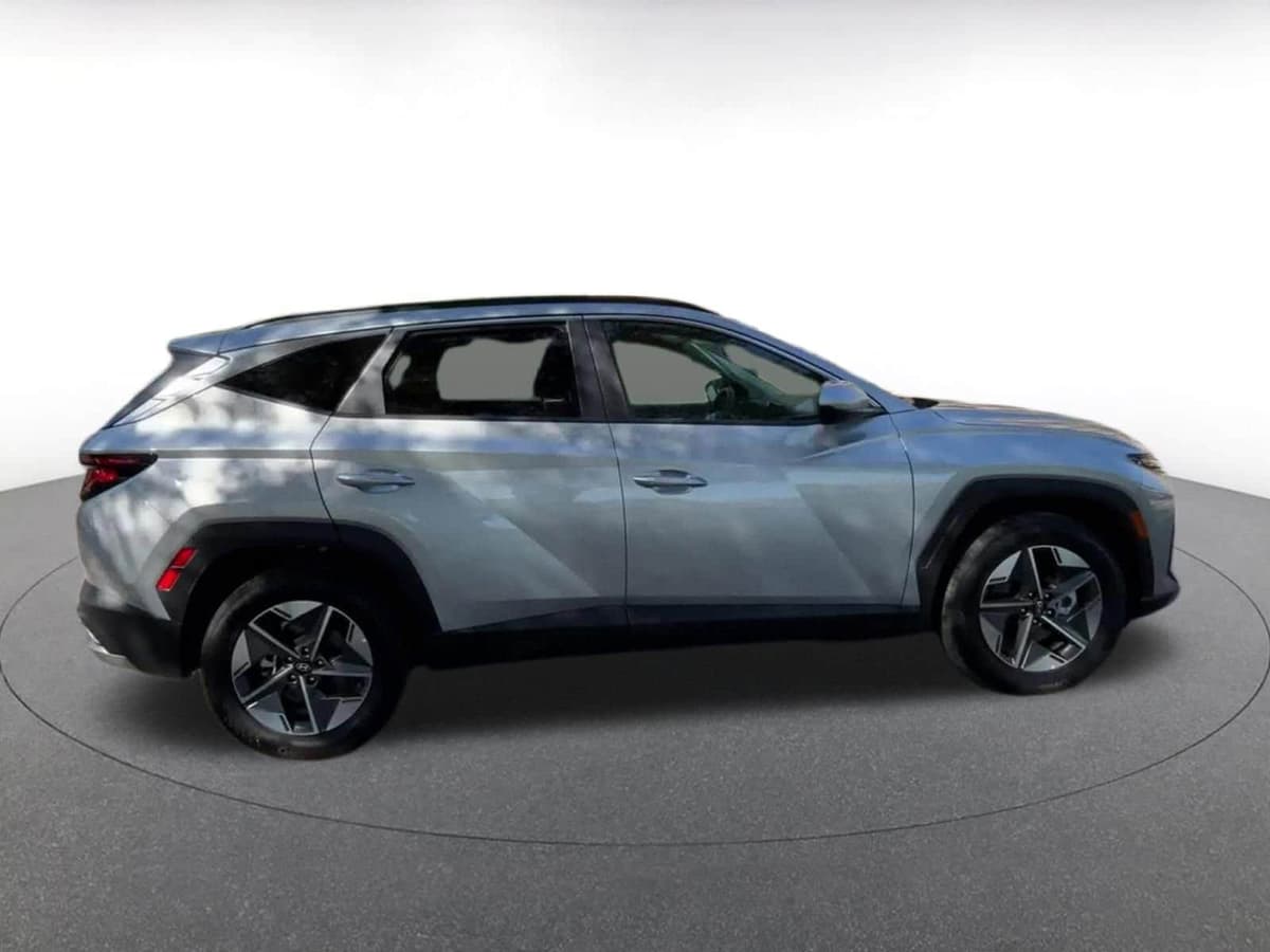 2025 Hyundai Tucson - Image 16