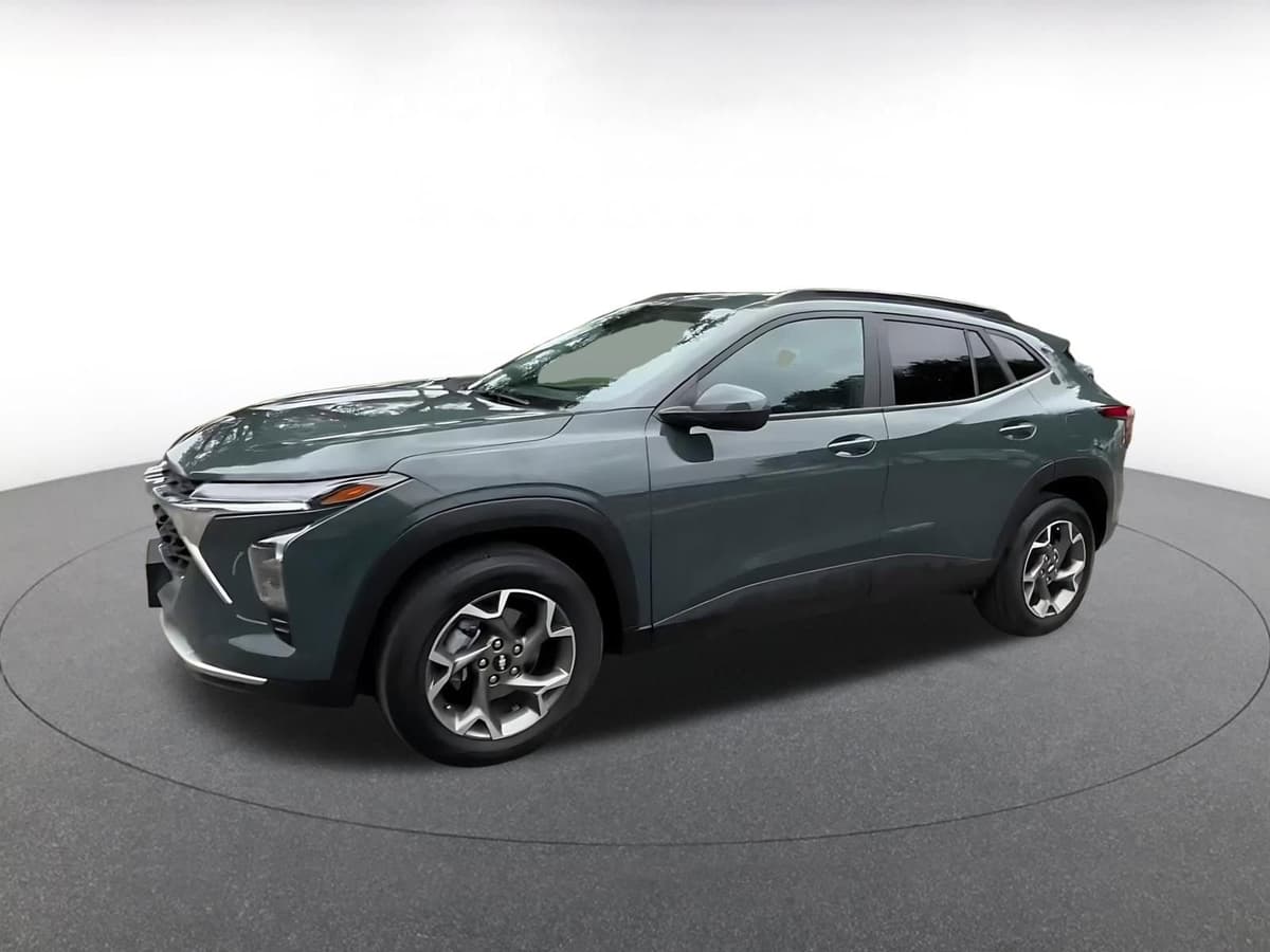 2025 Chevrolet Trax - Image 7