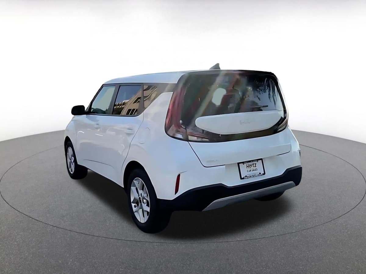 2025 Kia Soul - Image 11