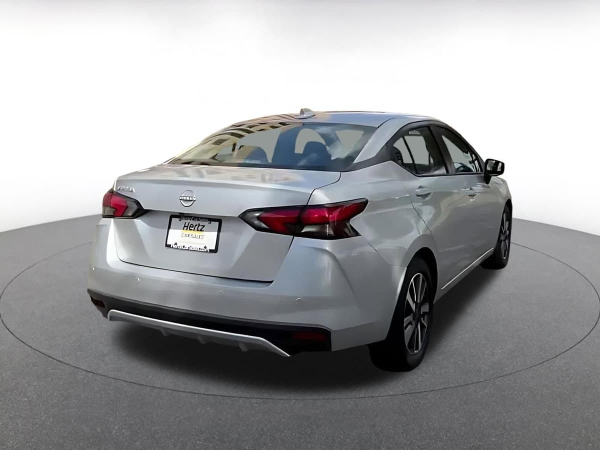 2025 Nissan Versa - Image 13