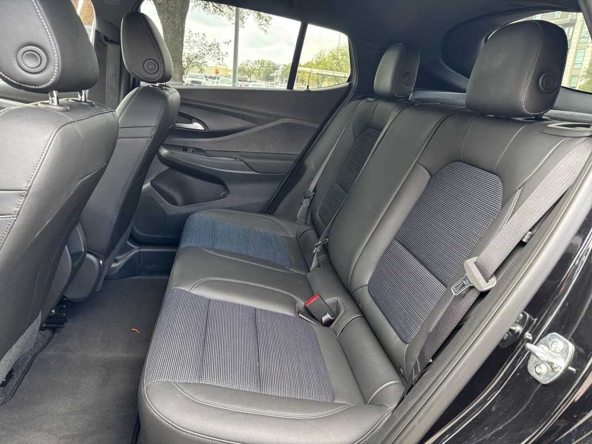 2025 Buick Envista - Image 21