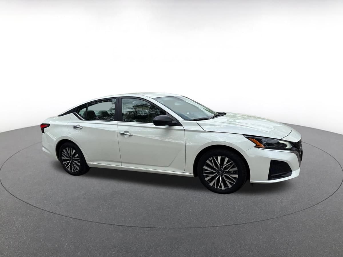 2025 Nissan Altima - Image 1