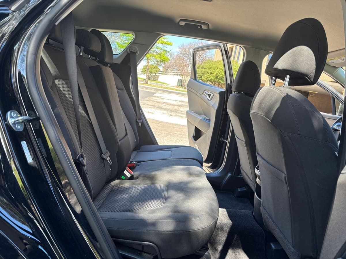 2025 Kia Sportage - Image 21
