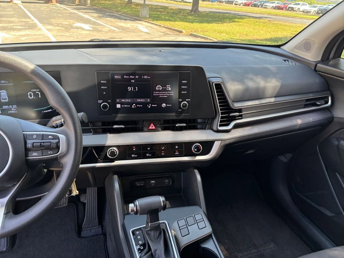 2025 Kia Sportage - Image 32