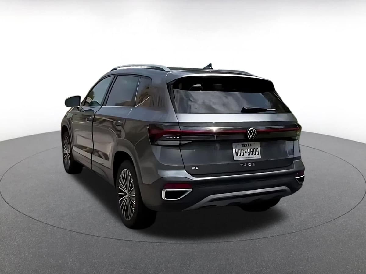 2025 Volkswagen Taos - Image 11