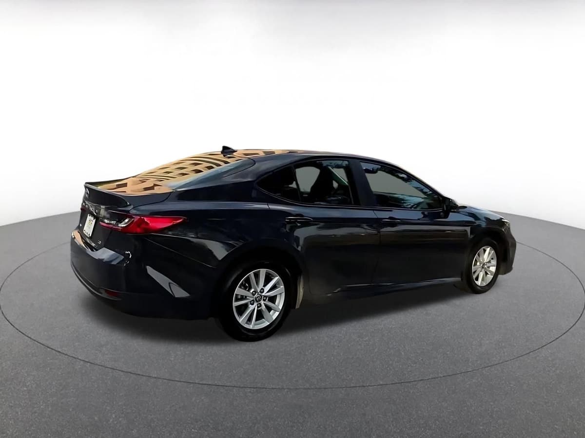 2025 Toyota Camry - Image 15