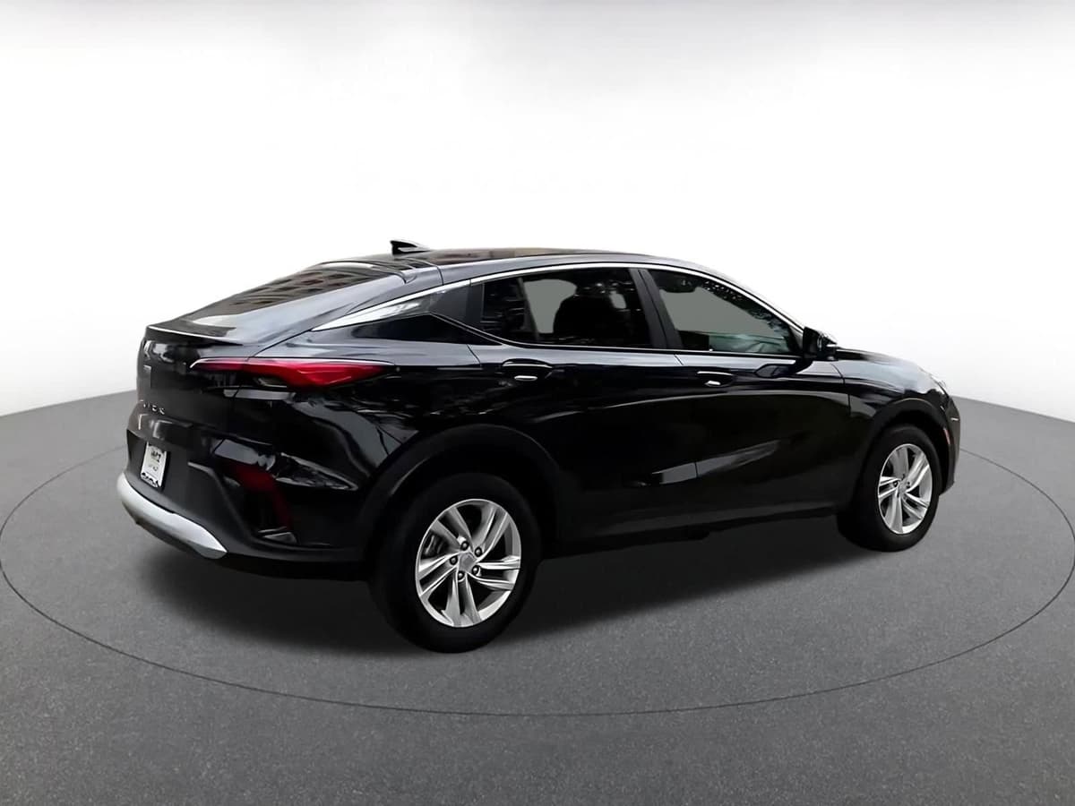 2025 Buick Envista - Image 11