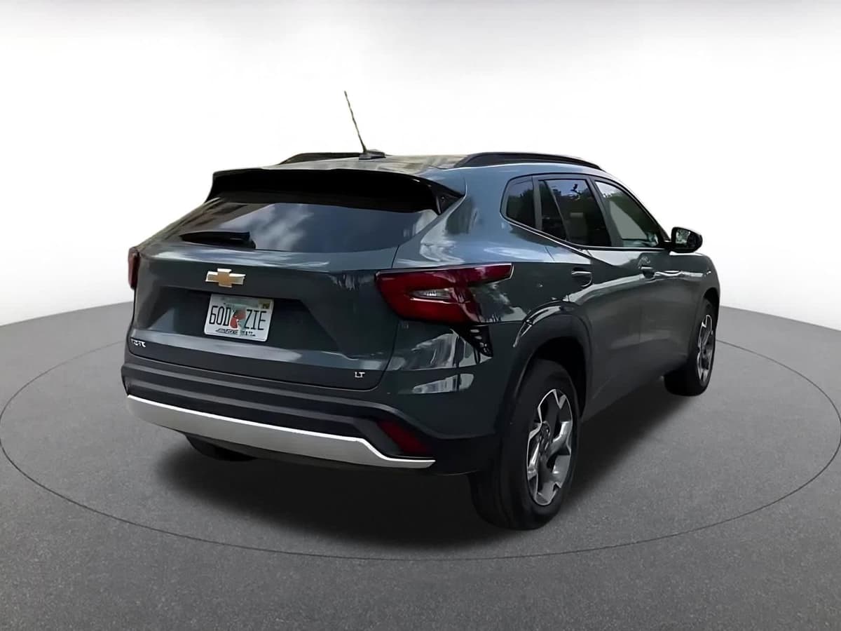 2025 Chevrolet Trax - Image 12