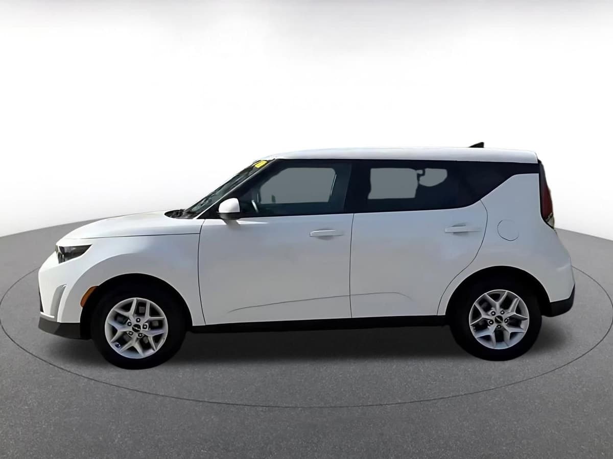 2025 Kia Soul - Image 8
