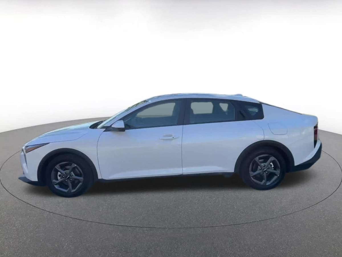 2025 Kia K4 - Image 8