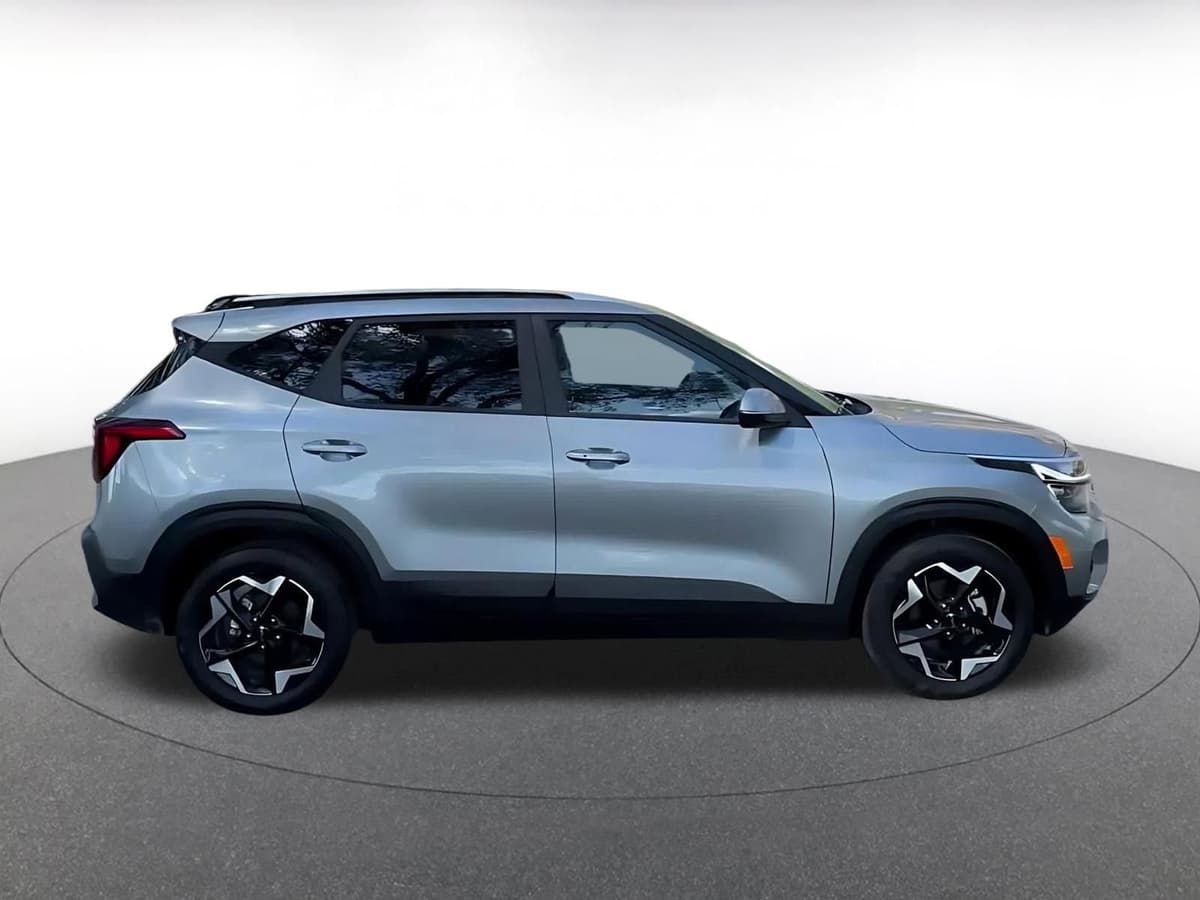 2025 Kia Seltos - Image 16