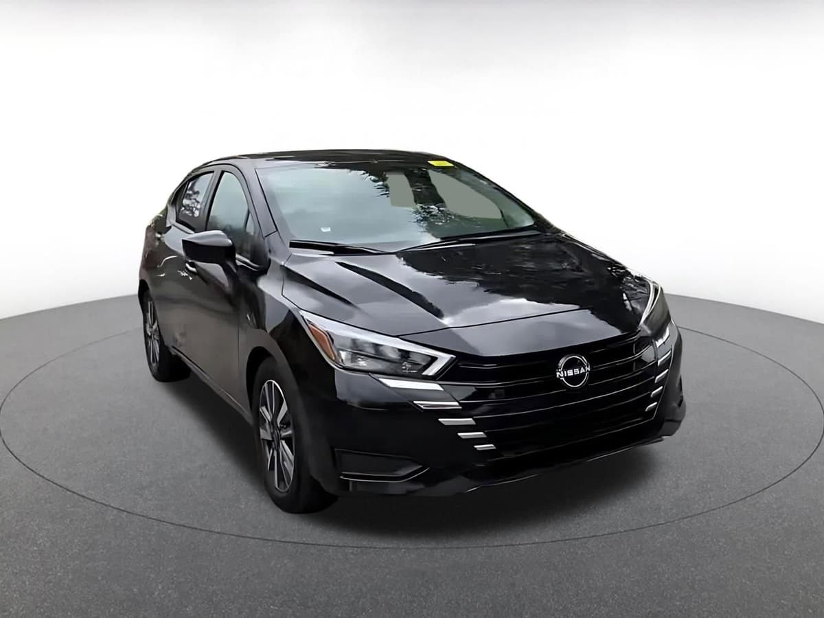 2025 Nissan Versa - Image 3